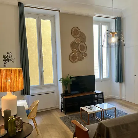Apartamento Agreable Dans Le Coeur Du Vieux-nice *